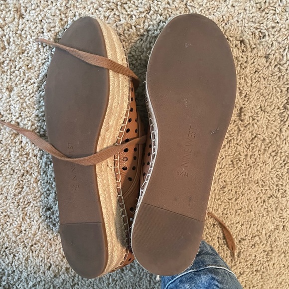 Nine West Garza perforated espadrille sneaker - Picture 4 of 4